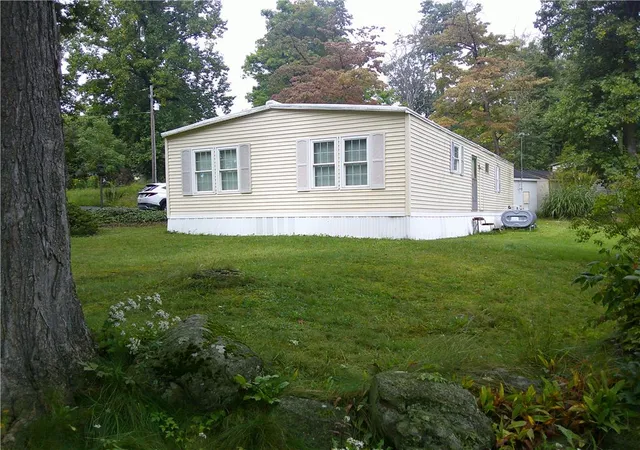 Photo 3 of Manufactured home for sale at 2 Brandy Way, Quakertown, PA 18951 | MLS# 784820 | Listing updated on 2026-09-25