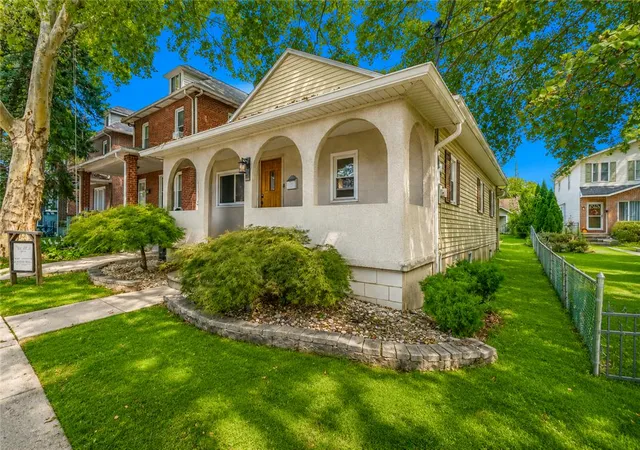 Photo 2 of Sale Pending at 904 Weston Pl, Bethlehem, PA 18018 | MLS# 784181 | Listing updated on 2026-09-29