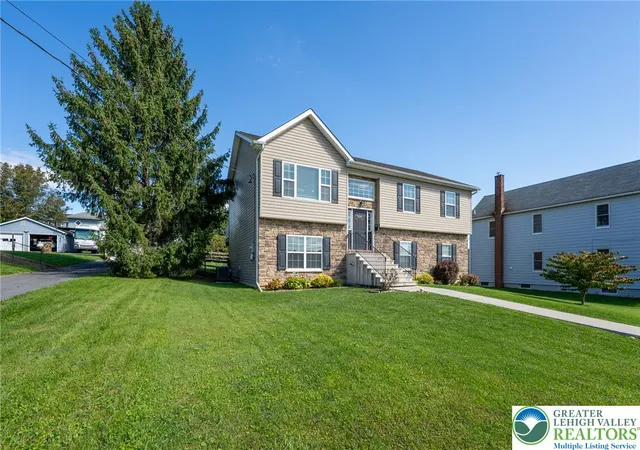Photo 1 of Single family home for sale at 534 Seip Ave, Nazareth, PA 18064 | MLS# 784851 | Listing updated on 2026-10-06