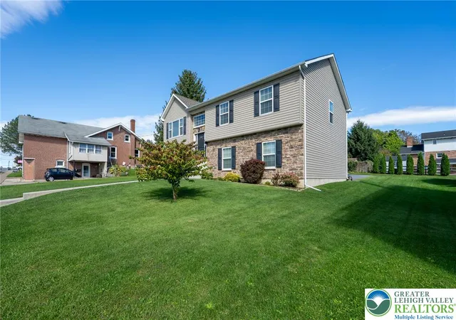 Photo 2 of Single family home for sale at 534 Seip Ave, Nazareth, PA 18064 | MLS# 784851 | Listing updated on 2026-10-06