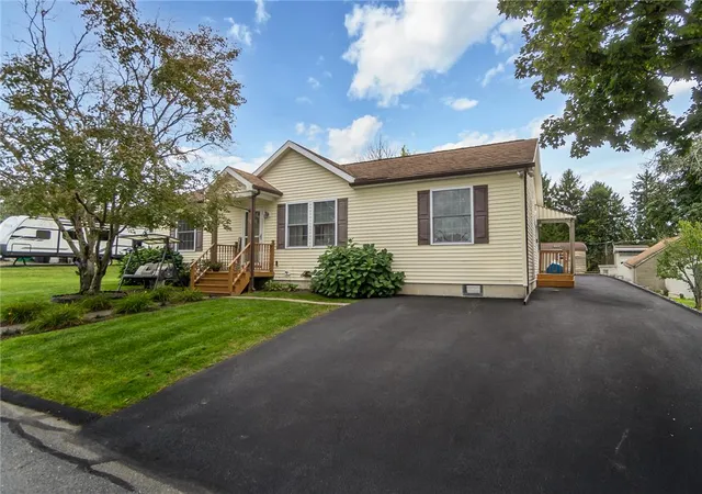 Photo 3 of Single family home for sale at 514 Norman Rd, Nazareth, PA 18064 | MLS# 784859 | Listing updated on 2026-10-04