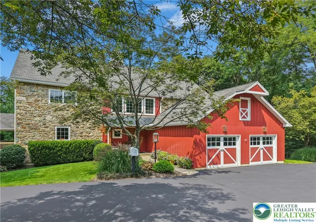 Photo 3 of Single family home for sale at 4641 Old Bethlehem Pike, Bethlehem, PA 18015 | MLS# 784888 | Listing updated on 2026-09-29