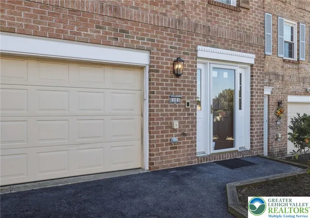 Photo 2 of Townhouse for sale at 1101 Barnside Rd, Allentown, PA 18103 | MLS# 784846 | Listing updated on 2026-10-05