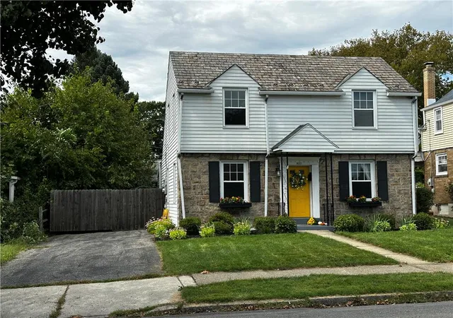 Photo 3 of Single family home for sale at 937 Elm St, Bethlehem, PA 18018 | MLS# 784833 | Listing updated on 2026-09-29