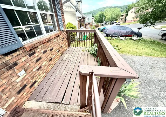 Photo 3 of Single family home for sale at 7 W Pittston St, Allentown, PA 18103 | MLS# 784894 | Listing updated on 2026-10-05