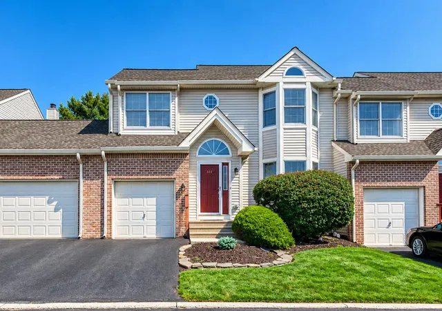 Townhouse for sale at 237 Ridings Cir, Macungie, PA 18062 | MLS# 784689