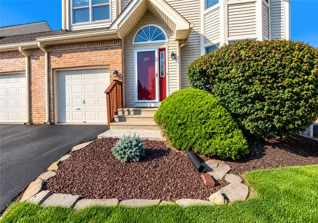 Photo 3 of Townhouse for sale at 237 Ridings Cir, Macungie, PA 18062 | MLS# 784689 | Listing updated on 2026-09-27