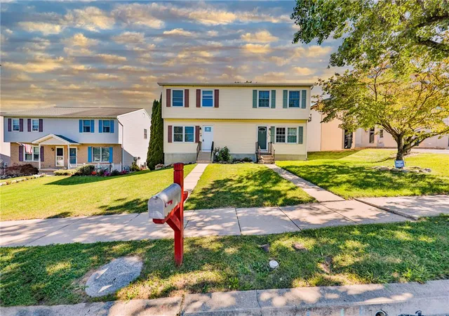 Photo 1 of Single family home for sale at 252 Whiteoak St, Kutztown, PA 19530 | MLS# 784803 | Listing updated on 2026-09-21
