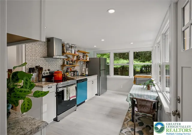 Photo 3 of Single family home for sale at 105 Chariton Dr, East Stroudsburg, PA 18301 | MLS# 784920 | Listing updated on 2026-09-23