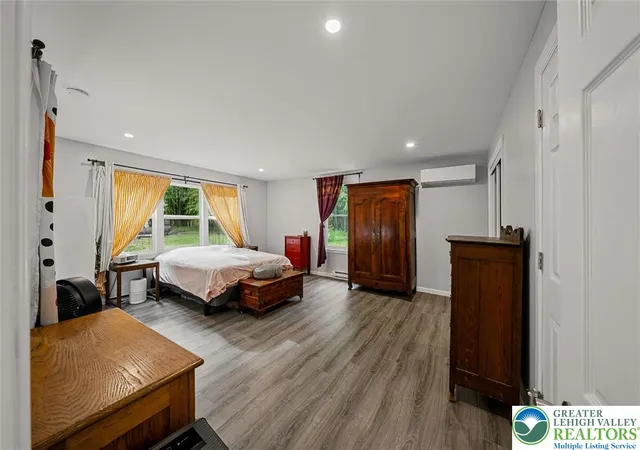 Photo 3 of Single family home for sale at 105 Chariton Dr, East Stroudsburg, PA 18301 | MLS# 784920 | Listing updated on 2026-09-23