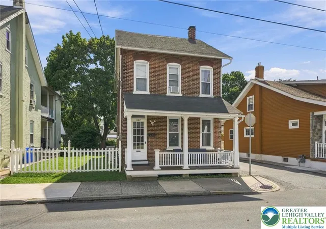 Photo 1 of Sale Pending at 562 Ridge St, Emmaus, PA 18049 | MLS# 784932 | Listing updated on 2026-09-27