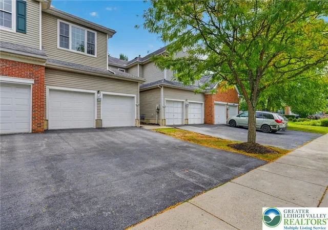 Photo 2 of Townhouse for sale at 4236 Creek Rd, Allentown, PA 18104 | MLS# 784797 | Listing updated on 2026-10-05