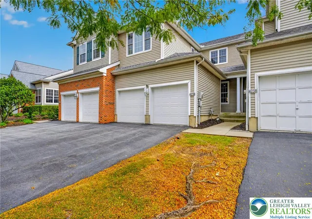 Photo 3 of Townhouse for sale at 4236 Creek Rd, Allentown, PA 18104 | MLS# 784797 | Listing updated on 2026-10-05