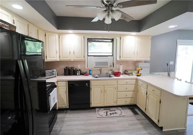 Photo 3 of Single family home for sale at 3619 Church St, Slatington, PA 18080 | MLS# 784927 | Listing updated on 2026-09-25