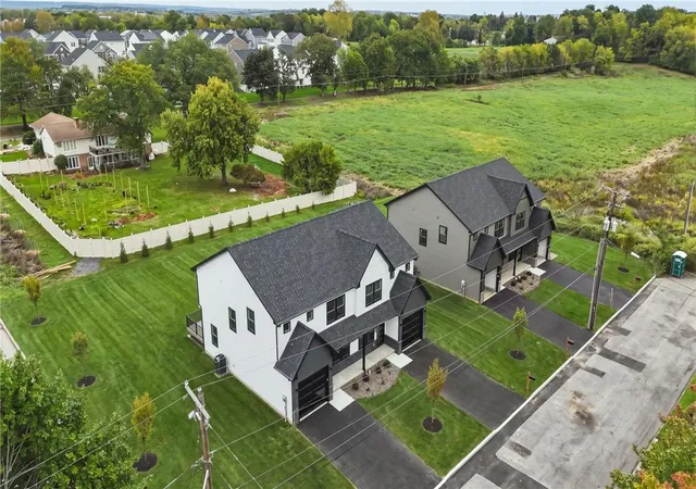 Photo 3 of Single family home for sale at 822 Hunter St, Catasauqua, PA 18032 | MLS# 784825 | Listing updated on 2026-10-05