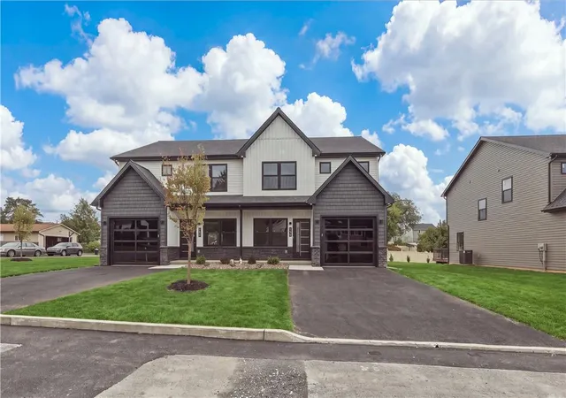 Photo 3 of Single family home for sale at 824 Hunter St, Catasauqua, PA 18032 | MLS# 784979 | Listing updated on 2026-09-30