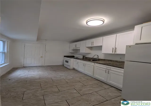 Photo 3 of Townhouse for sale at 436 Gordon St, Allentown, PA 18102 | MLS# 784998 | Listing updated on 2026-09-22