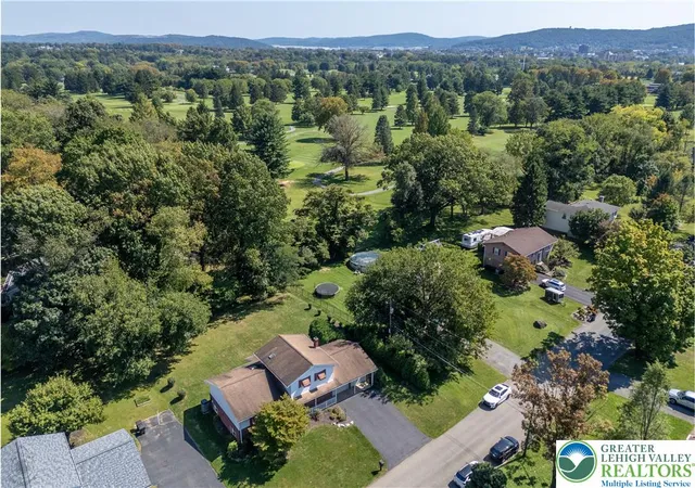 Photo 2 of Single family home for sale at 2530 Rosewood Dr, Bethlehem, PA 18017 | MLS# 784862 | Listing updated on 2026-09-27