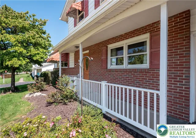 Photo 3 of Single family home for sale at 2530 Rosewood Dr, Bethlehem, PA 18017 | MLS# 784862 | Listing updated on 2026-09-27