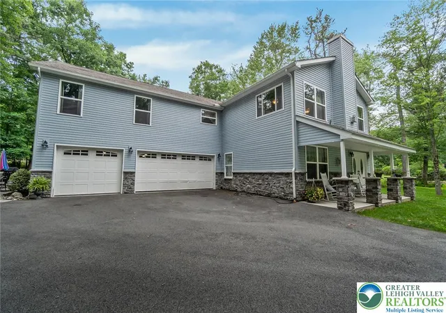 Photo 3 of Single family home for sale at 210 Piney Woods Dr, Jim Thorpe, PA 18229 | MLS# 784975 | Listing updated on 2026-09-29