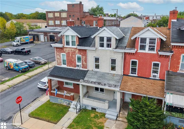 Photo 2 of Townhouse for sale at 931 N Penn St, Allentown, PA 18102 | MLS# 785037 | Listing updated on 2026-10-05