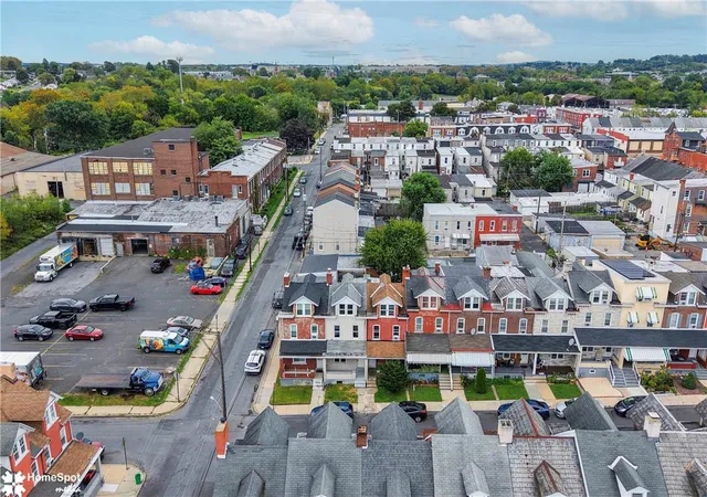 Photo 3 of Townhouse for sale at 931 N Penn St, Allentown, PA 18102 | MLS# 785037 | Listing updated on 2026-10-05