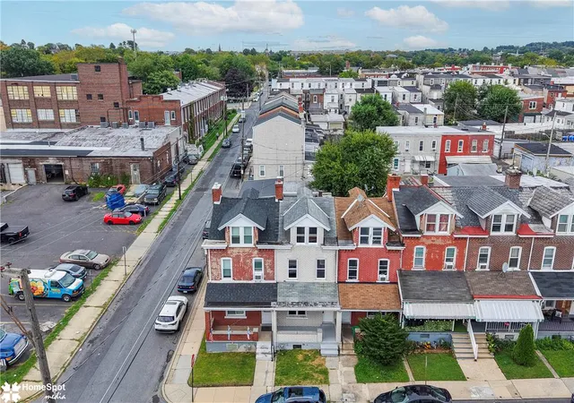Photo 3 of Townhouse for sale at 931 N Penn St, Allentown, PA 18102 | MLS# 785037 | Listing updated on 2026-10-05