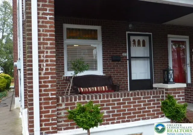 Photo 3 of Single family home for sale at 324 Laurel St, Bethlehem, PA 18018 | MLS# 783647 | Listing updated on 2026-09-26