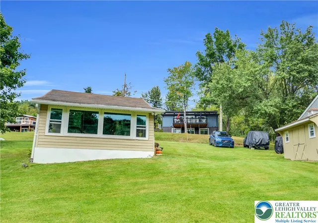 Photo 3 of Single family home for sale at 473 N Shore Dr, Lenhartsville, PA 19534 | MLS# 785059 | Listing updated on 2026-09-23