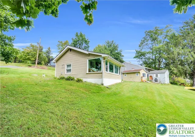 Photo 3 of Single family home for sale at 473 N Shore Dr, Lenhartsville, PA 19534 | MLS# 785059 | Listing updated on 2026-09-23