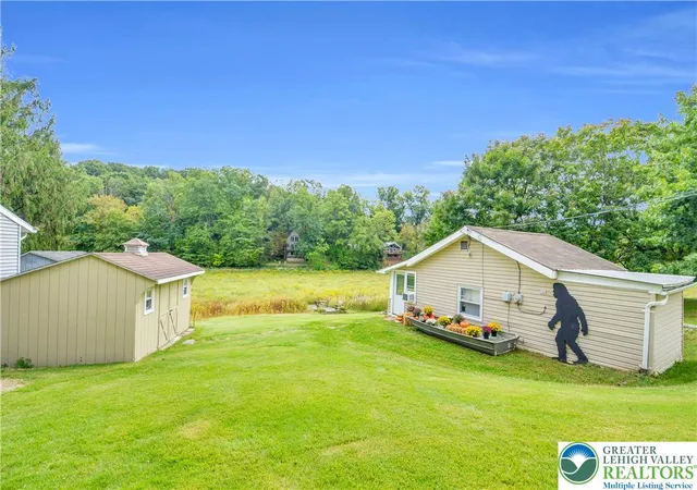 Photo 4 of Single family home for sale at 473 N Shore Dr, Lenhartsville, PA 19534 | MLS# 785059 | Listing updated on 2026-09-23