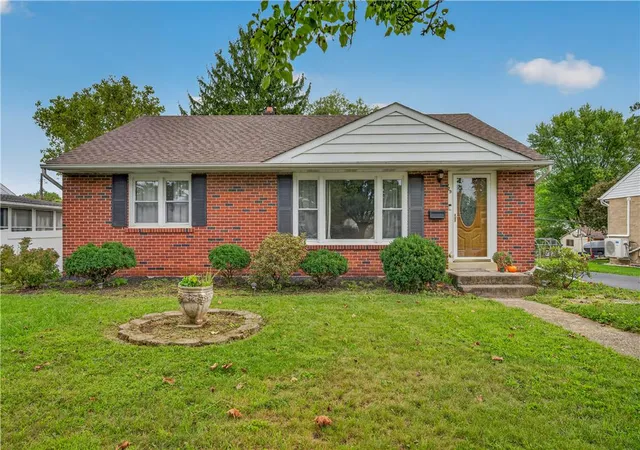 Photo 3 of Sale Pending at 229 N 40th Street, Allentown, PA 18104 | MLS# 785052 | Listing updated on 2026-09-28