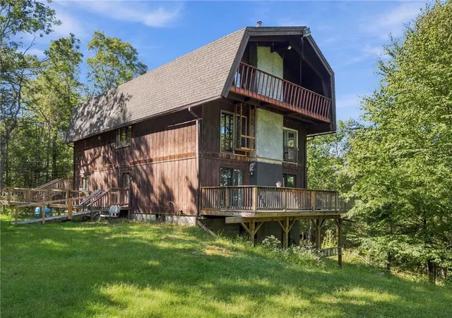 Single family home for sale at 1221 Alpine Dr, East Stroudsburg, PA 18302 | MLS# 784852