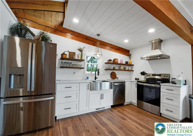 Photo 3 of Single family home for sale at 470 N Shore Dr, Lenhartsville, PA 19534 | MLS# 785085 | Listing updated on 2026-09-23