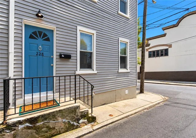 Photo 3 of Sale Pending at 228 W Brush St, Allentown, PA 18102 | MLS# 785022 | Listing updated on 2026-10-03