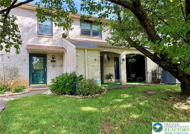 Townhouse for sale at 2829 Whitemarsh Pl, Macungie, PA 18062 | MLS# 785285
