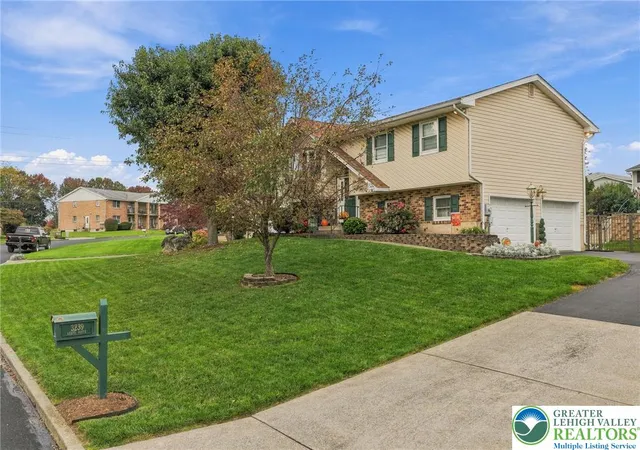 Photo 2 of Sale Pending at 3239 Reeve Dr W, Bethlehem Twp, PA 18020 | MLS# 786069 | Listing updated on 2026-10-20