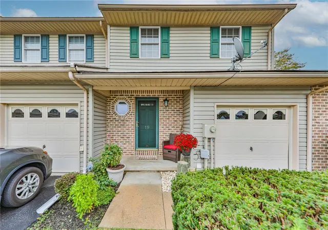 Townhouse for sale at 19 Brandywine Ct, Easton, PA 18040 | MLS# 786592