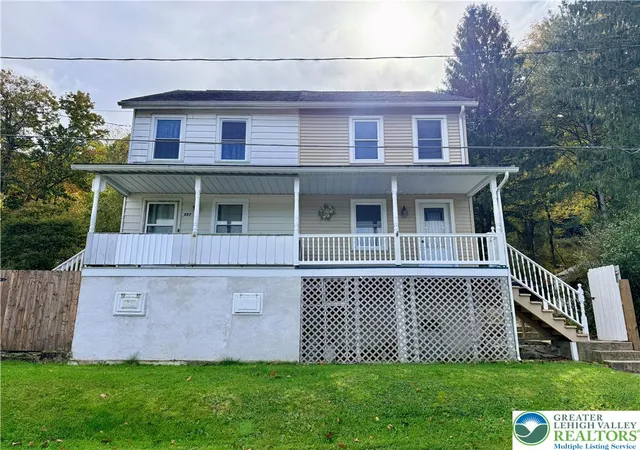 Photo 2 of House for sale at 209 Yard St #207-209, Nesquehoning, PA 18240 | MLS# 786630 | Listing updated on 2026-10-24
