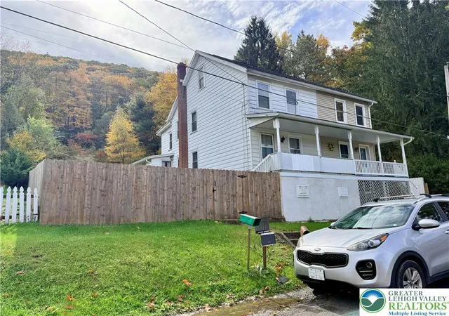 Photo 3 of House for sale at 209 Yard St #207-209, Nesquehoning, PA 18240 | MLS# 786630 | Listing updated on 2026-10-24