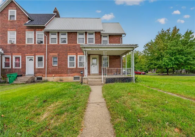 Townhouse for sale at 1165 Stefko Blvd, Bethlehem, PA 18017 | MLS# 786309