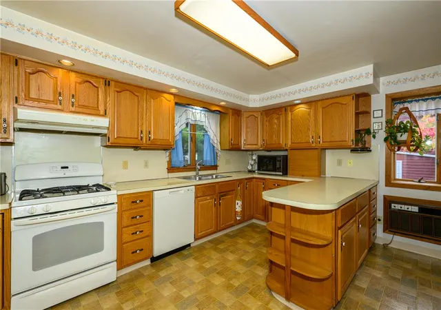 Photo 2 of Single family home for sale at 607 Howertown Rd, Catasauqua Boro, PA 18032 | MLS# 786545 | Listing updated on 2026-10-21