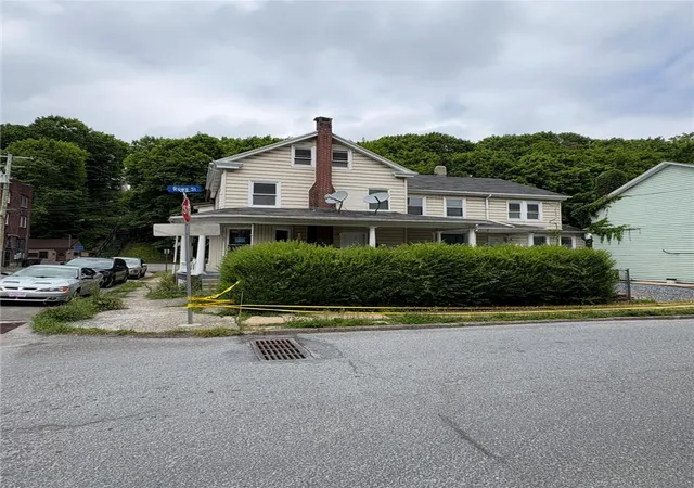 Photo 2 of Single family home for sale at 29 E Nescopec St, Tamaqua Boro, PA 18052 | MLS# 786583 | Listing updated on 2026-10-22