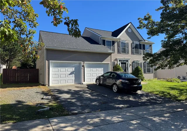 Photo 2 of Single family home for sale at 2017 Strathmore Dr, Macungie, PA 18062 | MLS# 786387 | Listing updated on 2026-10-31