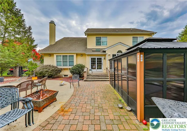 Photo 4 of Single family home for sale at 4231 Campbell Dr, Bethlehem, PA 18020 | MLS# 786130 | Listing updated on 2026-10-24