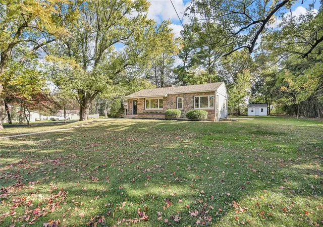 Photo 3 of Single family home for sale at 4070 W Hopewell Rd, Center Valley, PA 18034 | MLS# 786707 | Listing updated on 2026-10-22