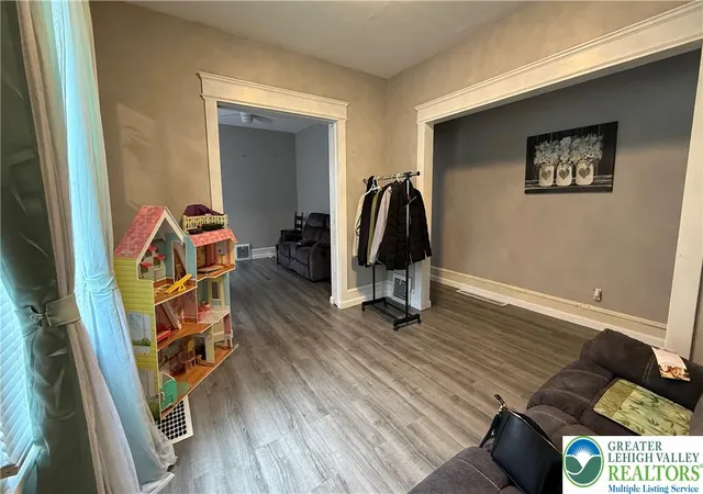 Photo 4 of Single family home for sale at 80 E Bennett St, Kingston, PA 18704 | MLS# 786838 | Listing updated on 2026-10-22