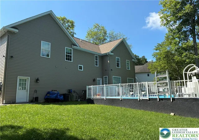 Photo 2 of Single family home for sale at 27 Jacoby Run Rd, Upper Mt Bethel Twp, PA 18343 | MLS# 782160 | Listing updated on 2026-10-23