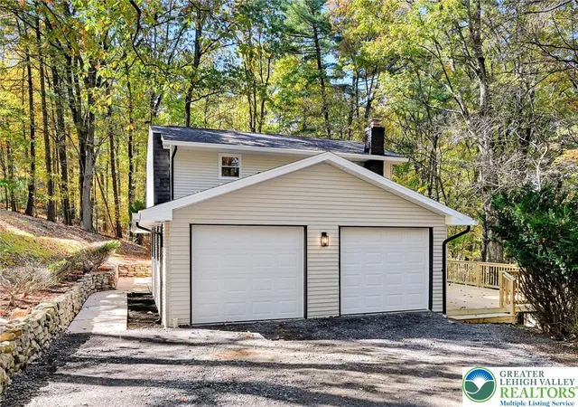 Photo 2 of Single family home for sale at 2524 Papoose, Wayne Twp, PA 17922 | MLS# 786870 | Listing updated on 2026-10-25