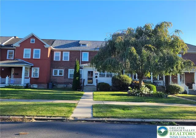 Townhouse for sale at 822 Media St, Bethlehem City, PA 18017 | MLS# 786885